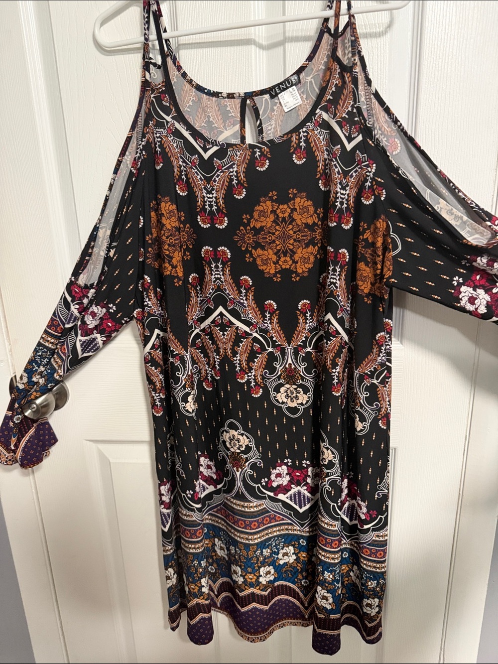VENUS Black Cold-Shoulder Floral Paisley Dress